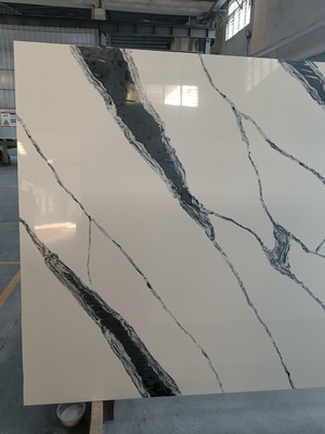 Panda White Calacatta Quartz Stone-Plak met Achtergrondbank Hoogste Decoratie